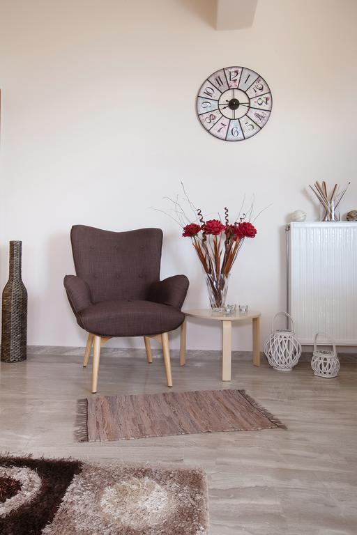 Petra Thea Apartment カラマタ エクステリア 写真