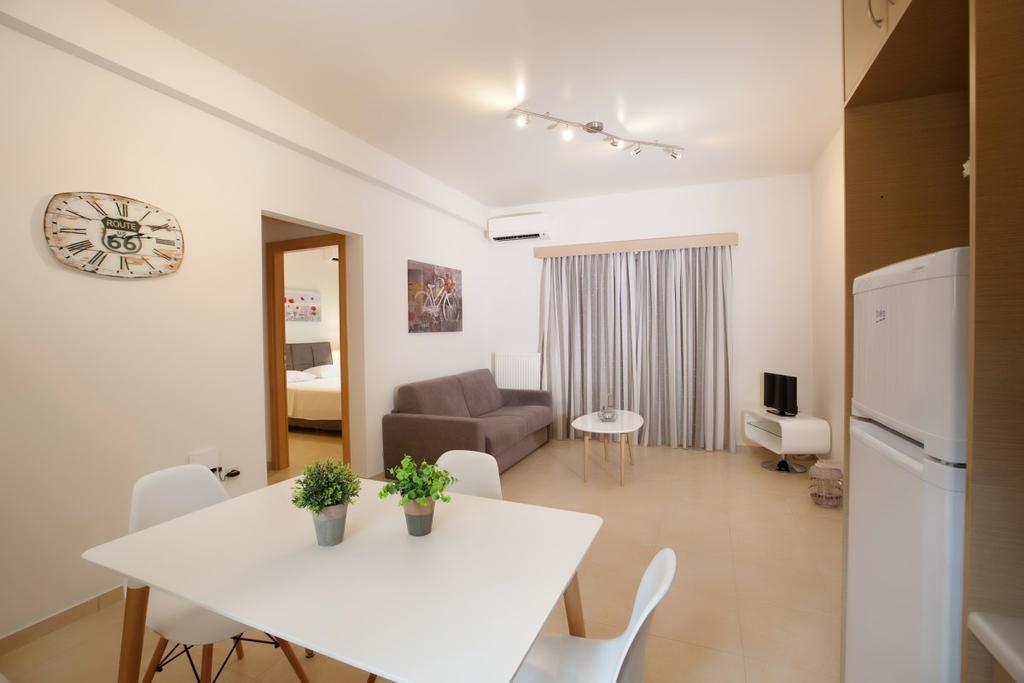 Petra Thea Apartment カラマタ エクステリア 写真