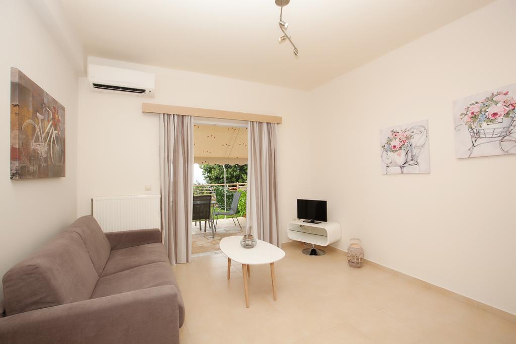 Petra Thea Apartment カラマタ エクステリア 写真